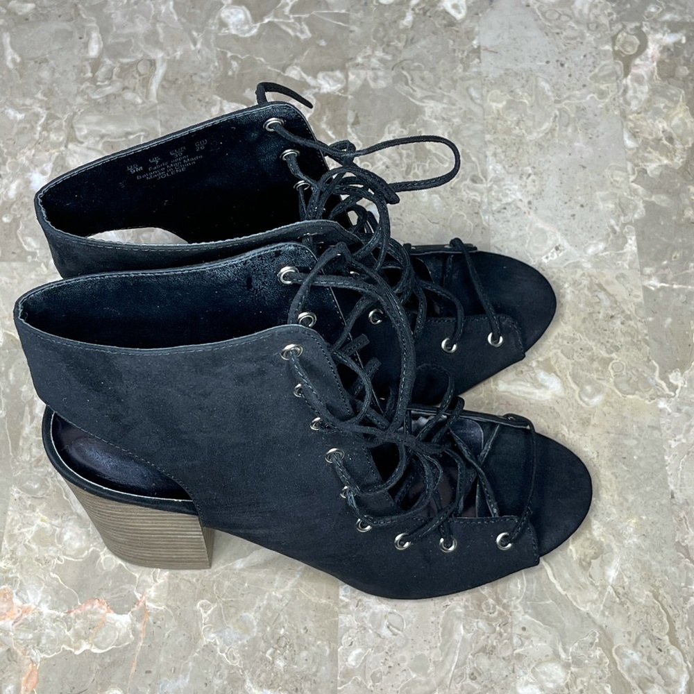 Carlos Santana Lace Sandals